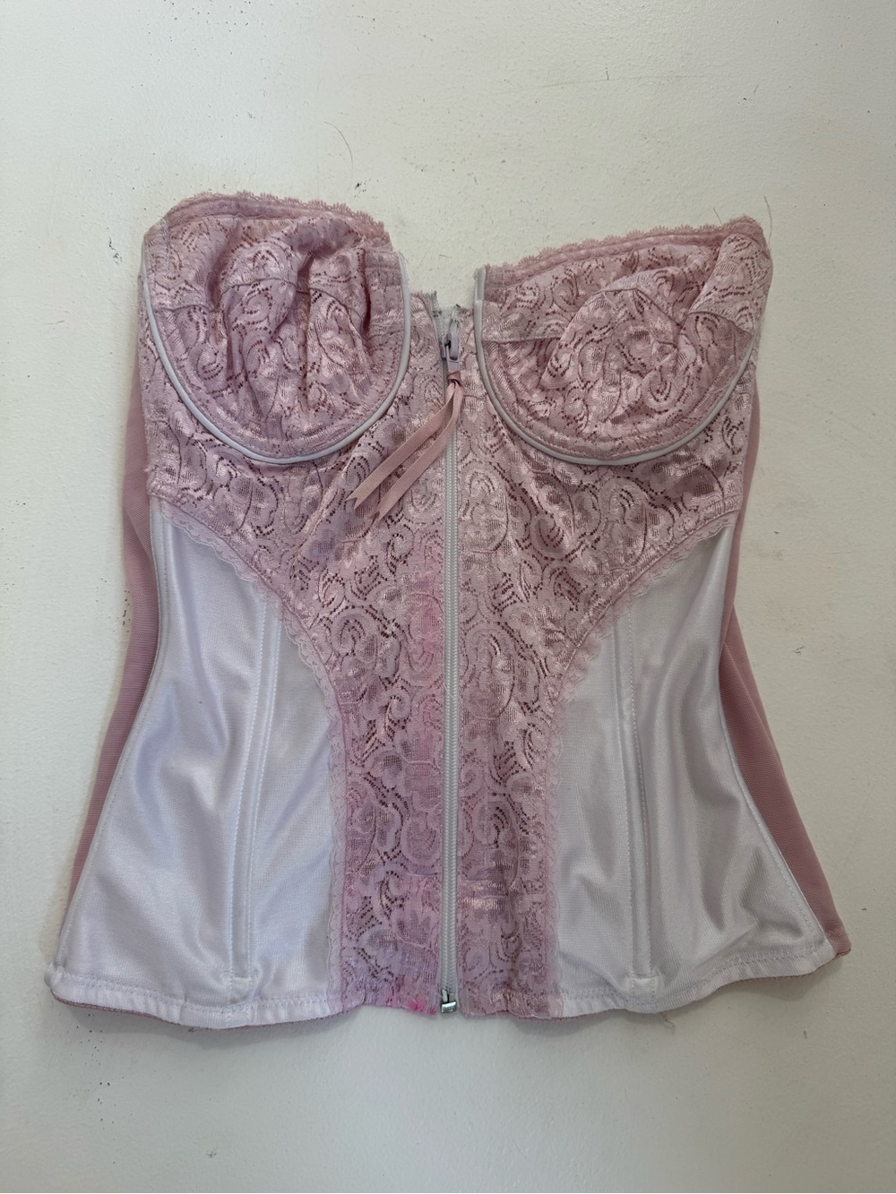 Fredricks of Hollywood pink and white lace-overlay bustier corset 36C